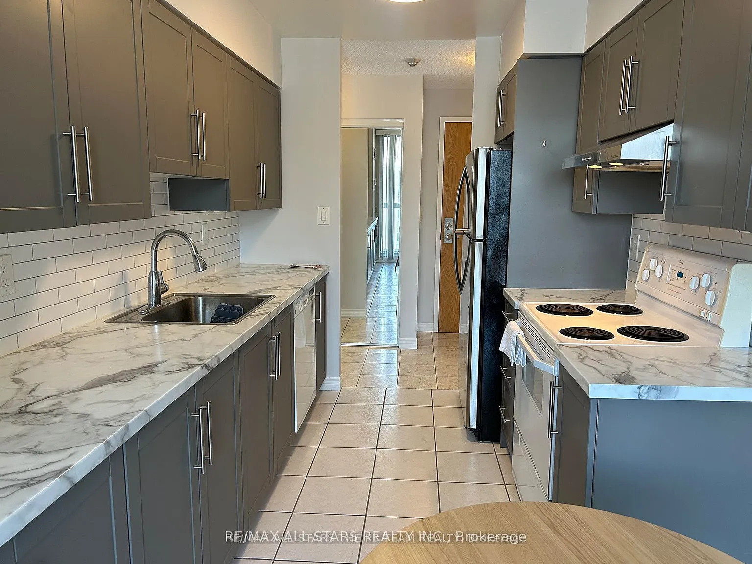 3 bed, $4,300 — Photo 4