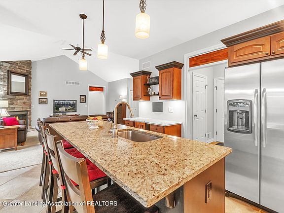 3rd image of 4360 Chancellor Dr