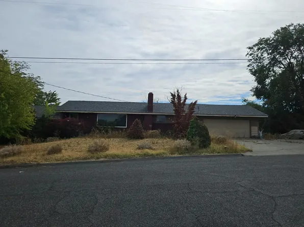 838 Upland Dr, Sunnyside, WA 98944