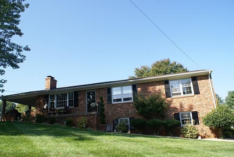 1st image of 525 Sandusky Dr
