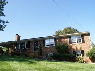 525 Sandusky Dr, Lynchburg, VA 24502