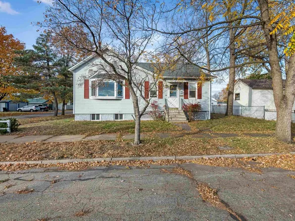 1412 25th Ave, Menominee, MI 49858