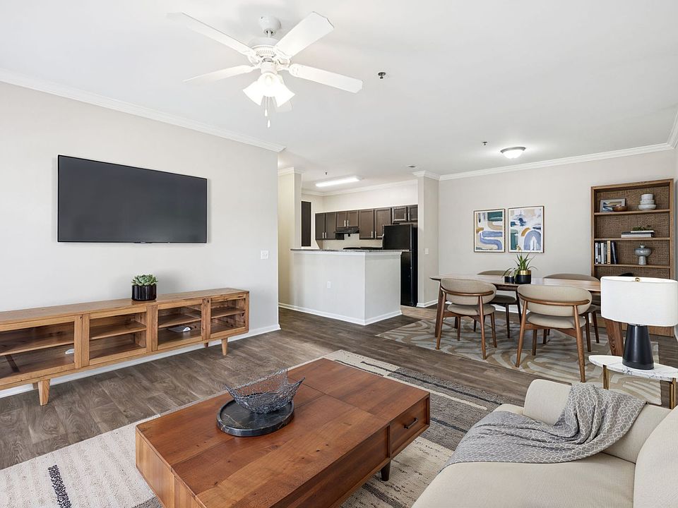 Summit - 3 Bed / 2 Bath - 1,330 Sq.Ft.