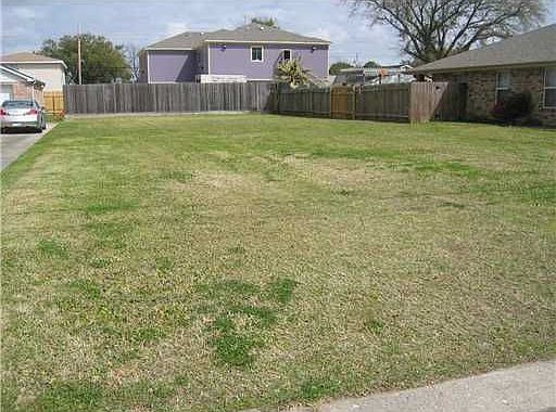 1st image of 1121 Shirley Dr