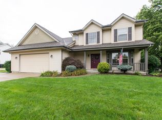 665 E Social Row Rd, Centerville, OH 45458