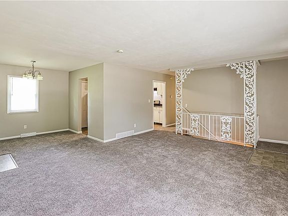 4th image of 1502 Broadway St