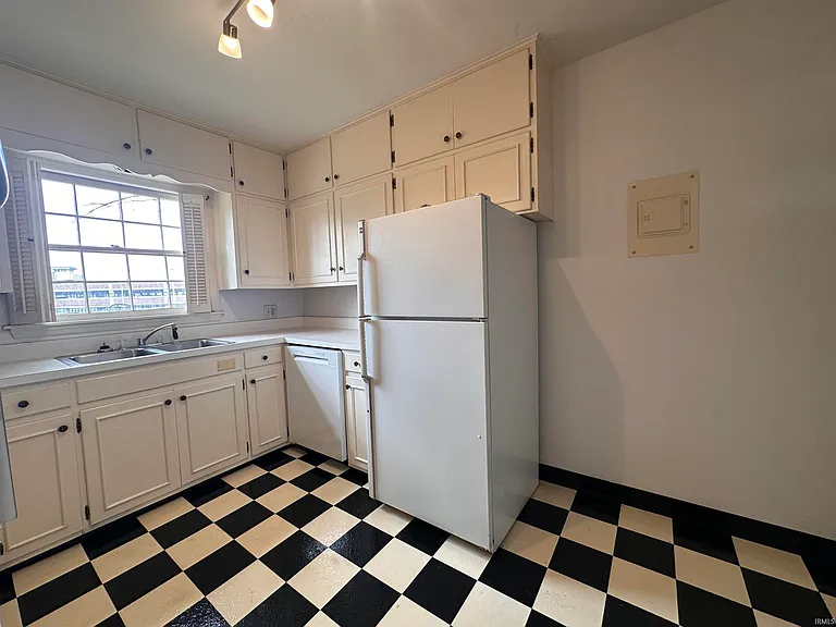 3951 Bellemeade Ave #D — Photo 8