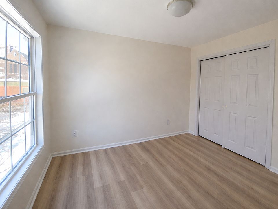2nd image of 381-383 S 6th St #1