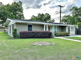 3303 Avon Dr, Victoria, TX 77901