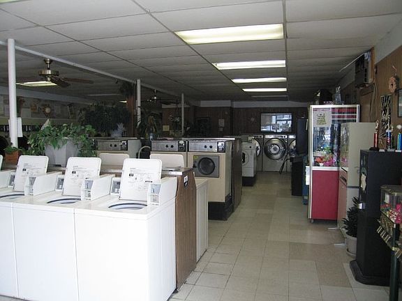 2nd image of 129 Bay St