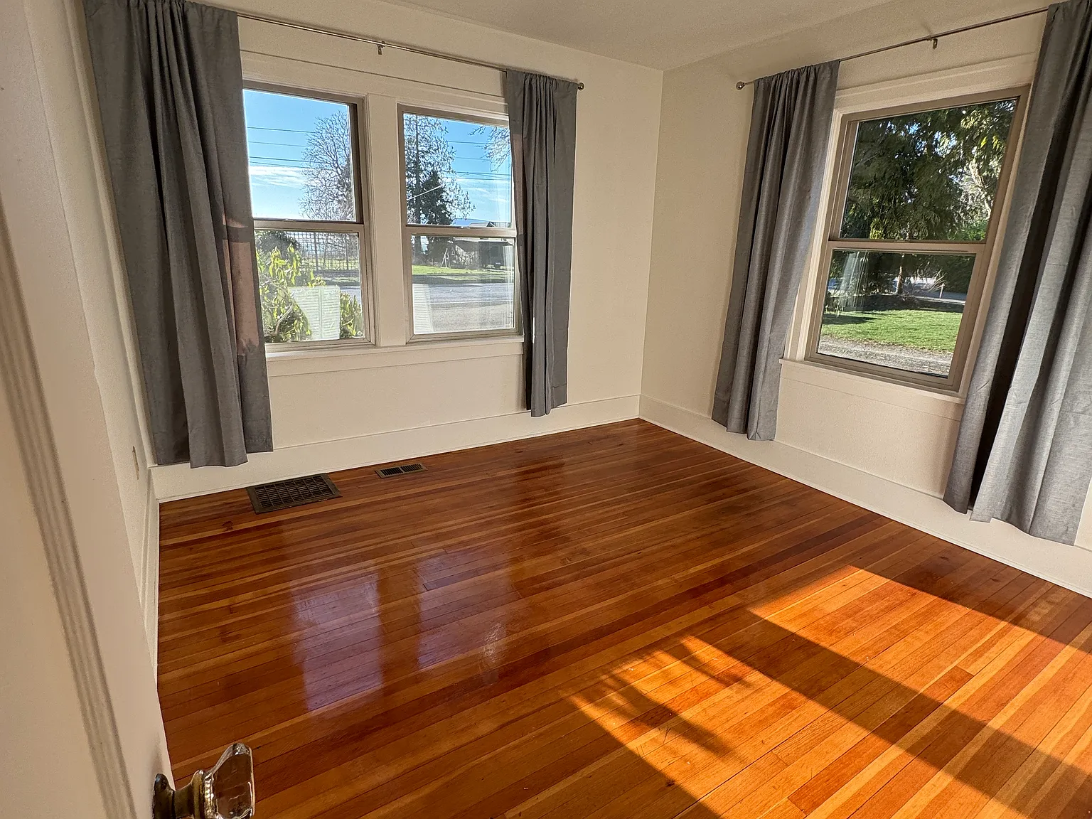 2 bed, 896 sqft, $2,500 — Photo 3