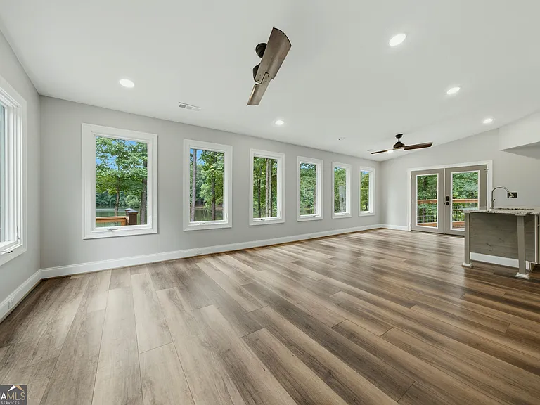 250 Aspen Way — Photo 23