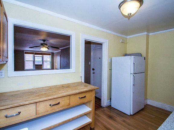 4th image of 3037 49th St APT 1S