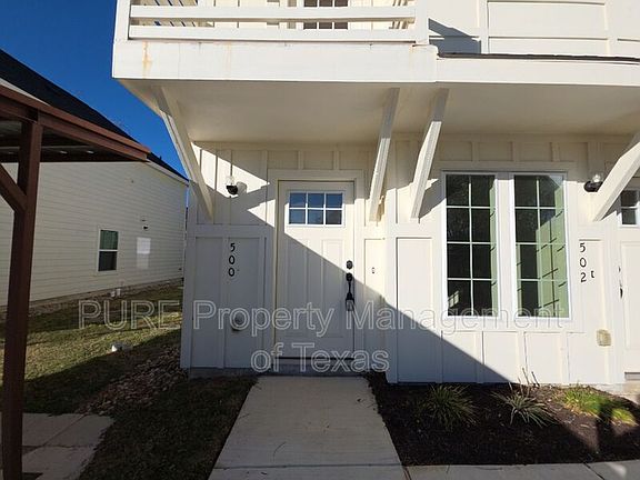 2nd image of 2002 W 2nd St Unit 500