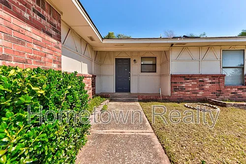 1109 NE 5th Ter Photo 1