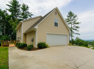 73 Locust Meadow Ln, Weaverville, NC 28787
