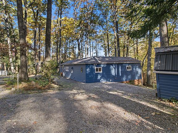 4th image of 1450 Pine Run Rd
