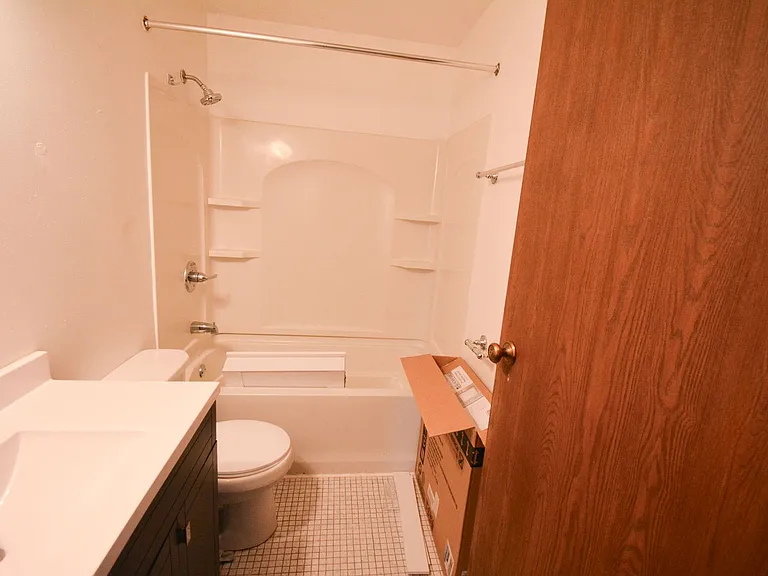2312 Valleyhigh Dr NW #F105 — Photo 6
