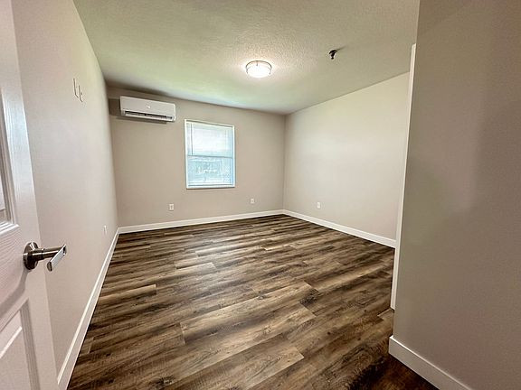 5th image of 1111 11th Ave N #4