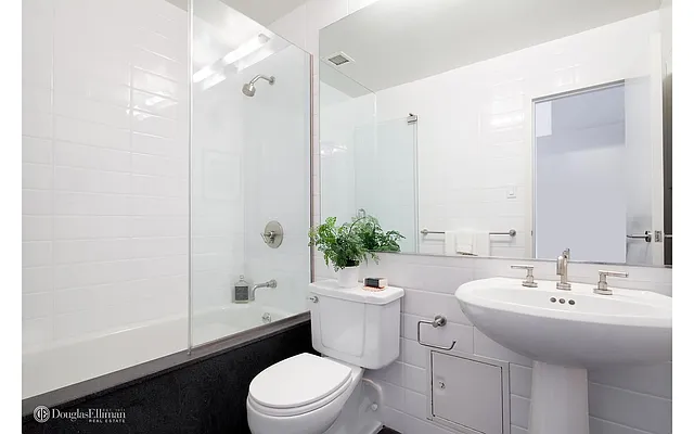 Rented by Douglas Elliman | media 19