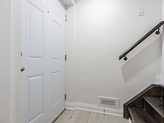 4th image of 91 McRoberts Cres