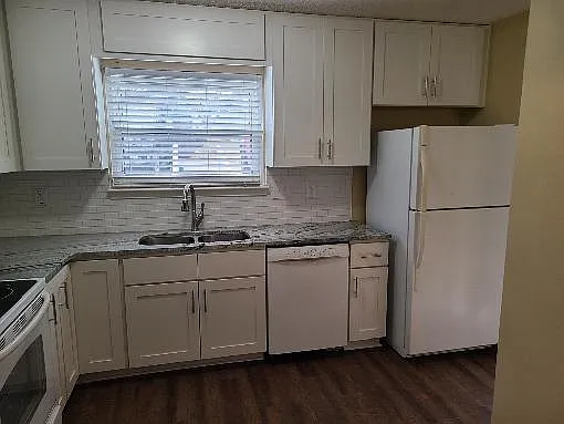 5456 Pine Top Cir #5456 — Photo 3