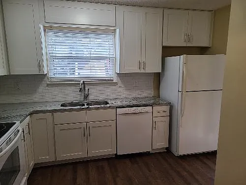 5456 Pine Top Cir #5456 Photo 1
