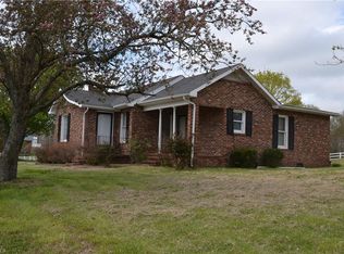 671 Bud Kanoy Rd, Thomasville, NC 27360