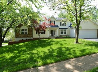14848 Grantley Dr, Chesterfield, MO 63017