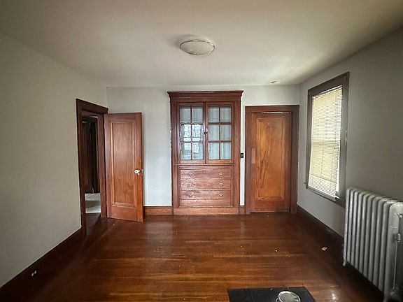 4th image of 200 Kimberly Ave #B