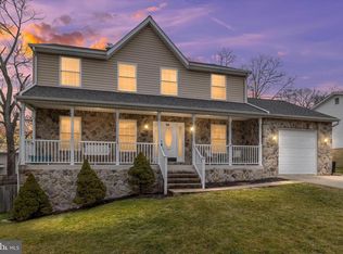 7665 Cedar Dr, Pasadena, MD 21122