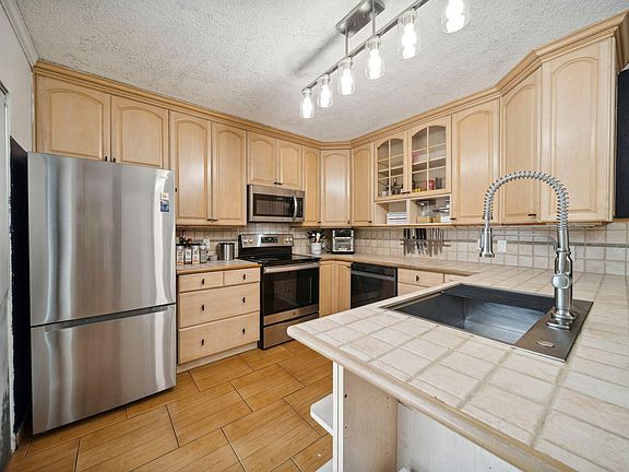 4th image of 9108 SW 19th Place #A