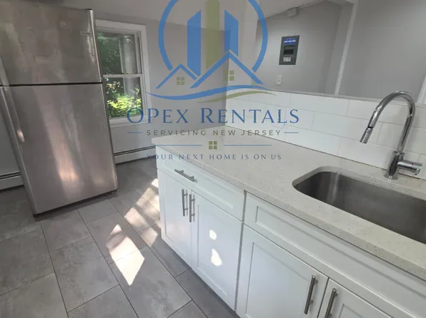 250 W 19th Ave, Irvington, NJ