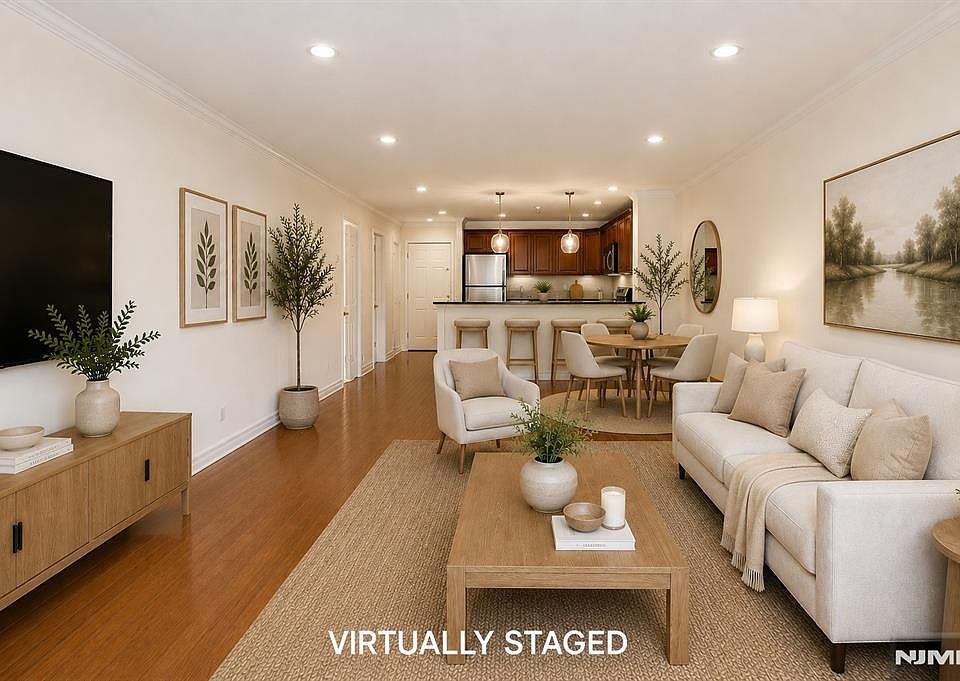 1st image of 302 Chase Ct #302