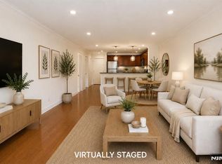 302 Chase Ct #302, Edgewater, NJ 07020
