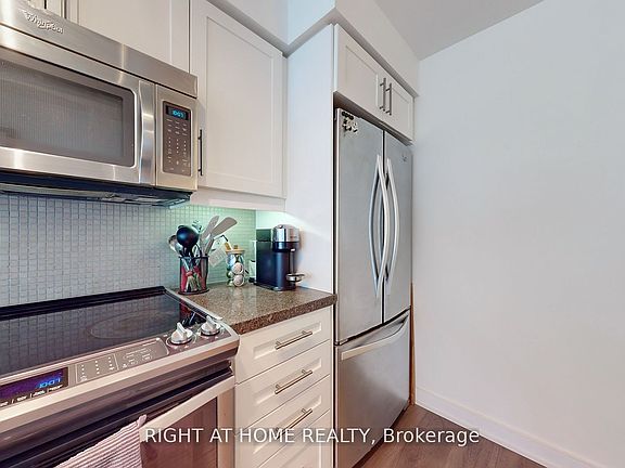 4th image of 525 Adelaide St W #1223