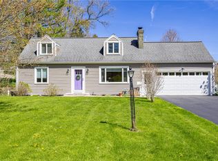 141 Highledge Dr, Penfield, NY 14526