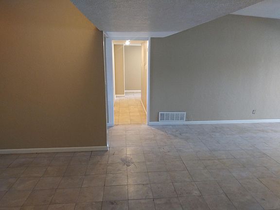 3rd image of 348 Bird Ave