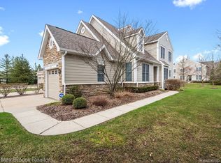 26302 Island Lake Dr, Novi, MI 48374