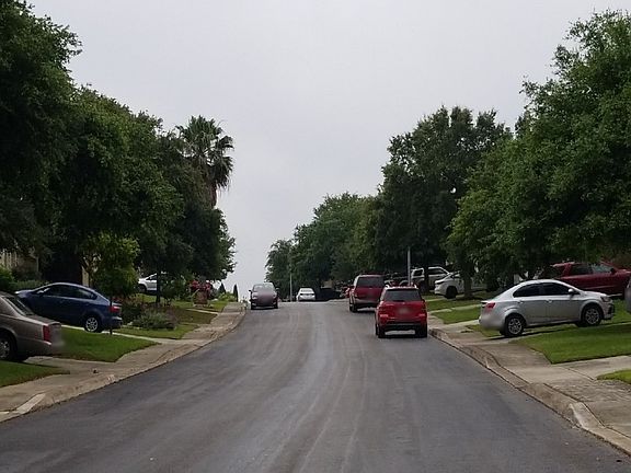 4th image of 914 Magnolia Hl
