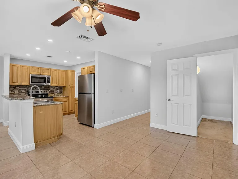 6691 Old Farm Trl — Photo 12