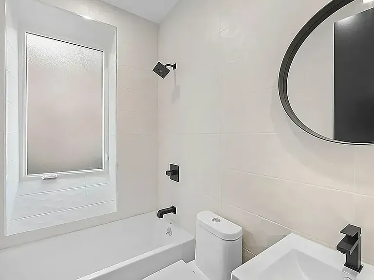 214 E 35th St #4A — Photo 9