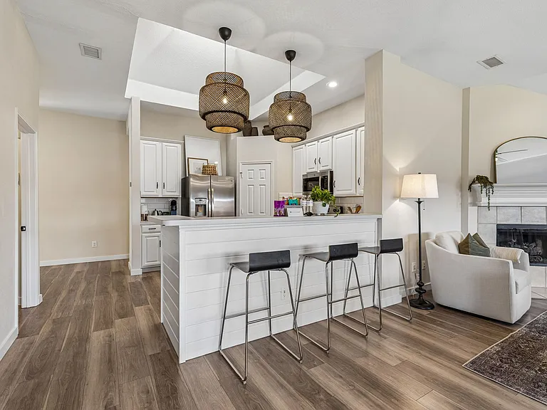 4605 Forest Park Rd — Photo 6