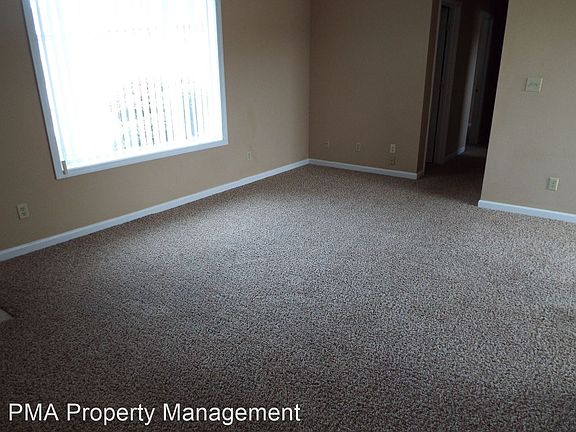 4th image of 703 Skyline Dr APT A