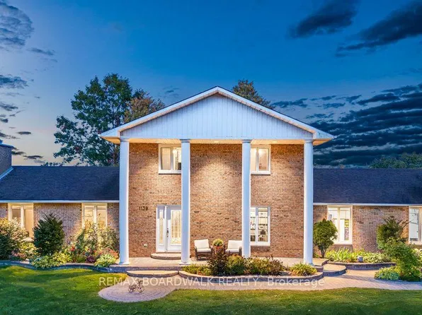 1139 Saint Joseph Rd, Russell, ON K0A 1W0