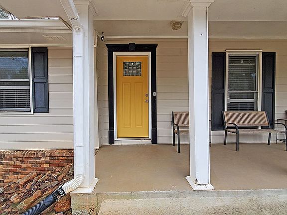 3rd image of 817 Sugar Creek Dr SE