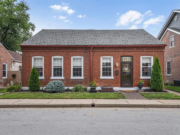 922 S 3rd St, Saint Charles, MO 63301