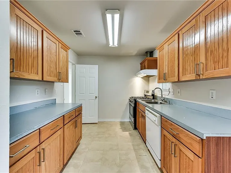 4530 Afton St — Photo 13