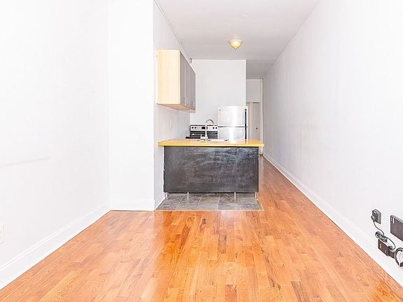 5th image of 311 Troutman St #3M