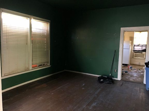 3rd image of 320 N Bond Ave